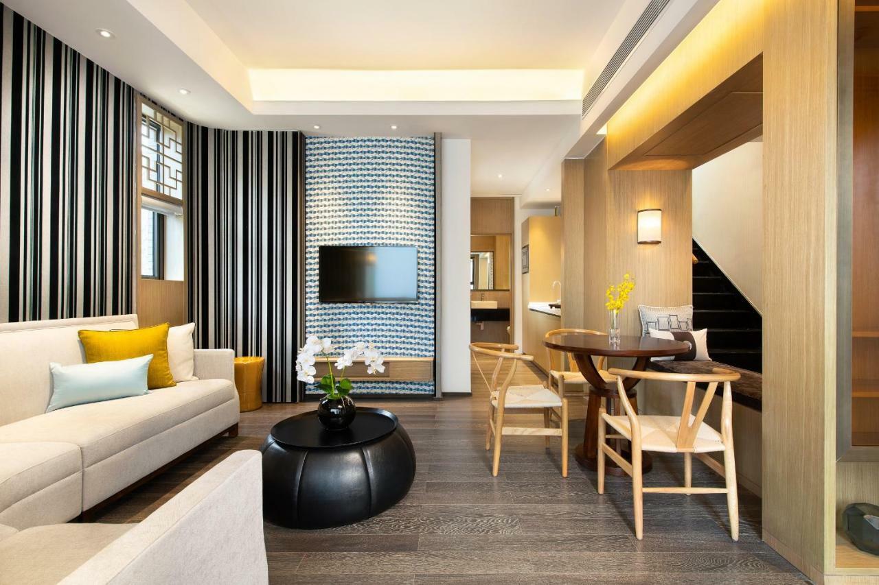 Howard Johnson Jinlin Plaza Lijiang Lijiang  Zewnętrze zdjęcie