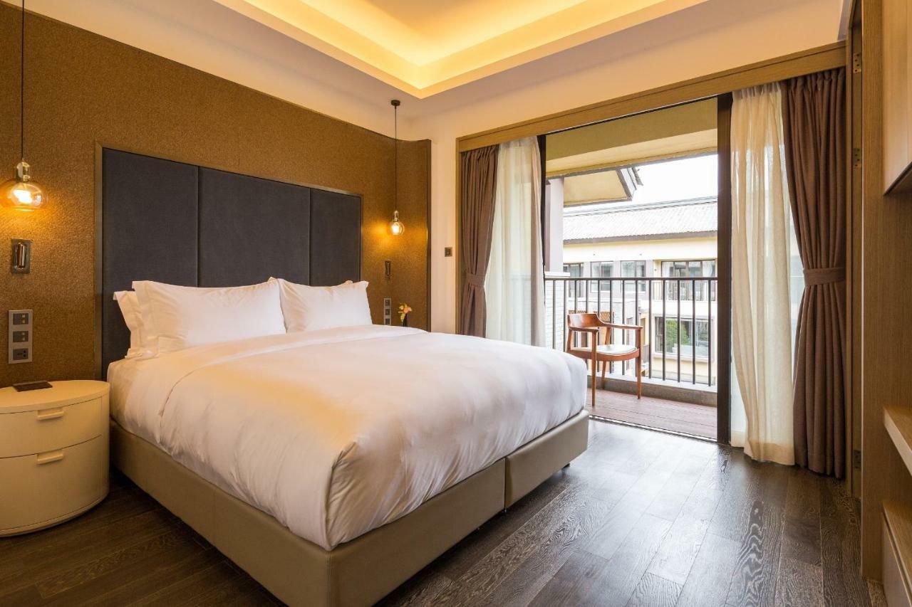 Howard Johnson Jinlin Plaza Lijiang Lijiang  Zewnętrze zdjęcie