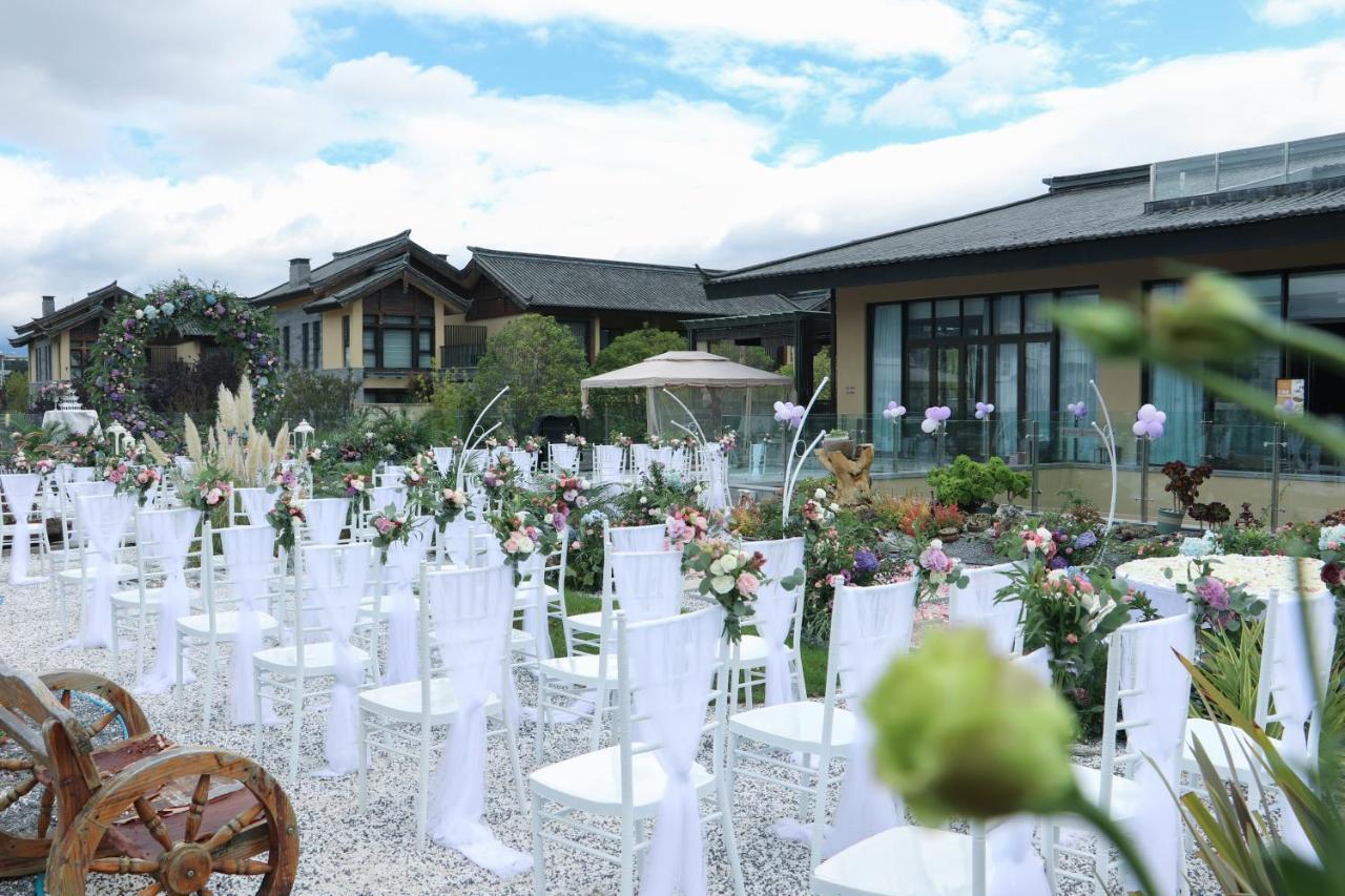 Howard Johnson Jinlin Plaza Lijiang Lijiang  Zewnętrze zdjęcie
