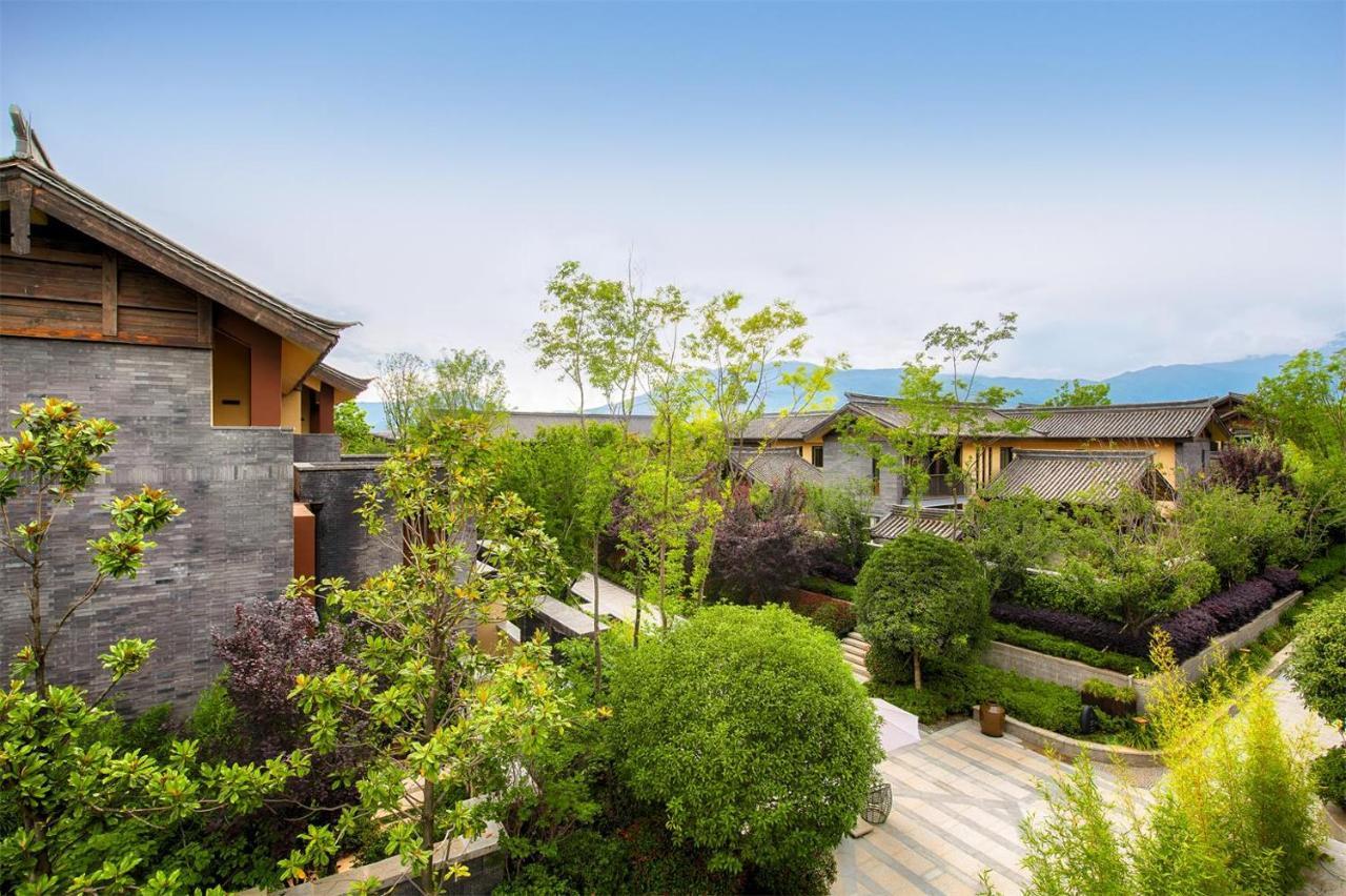 Howard Johnson Jinlin Plaza Lijiang Lijiang  Zewnętrze zdjęcie