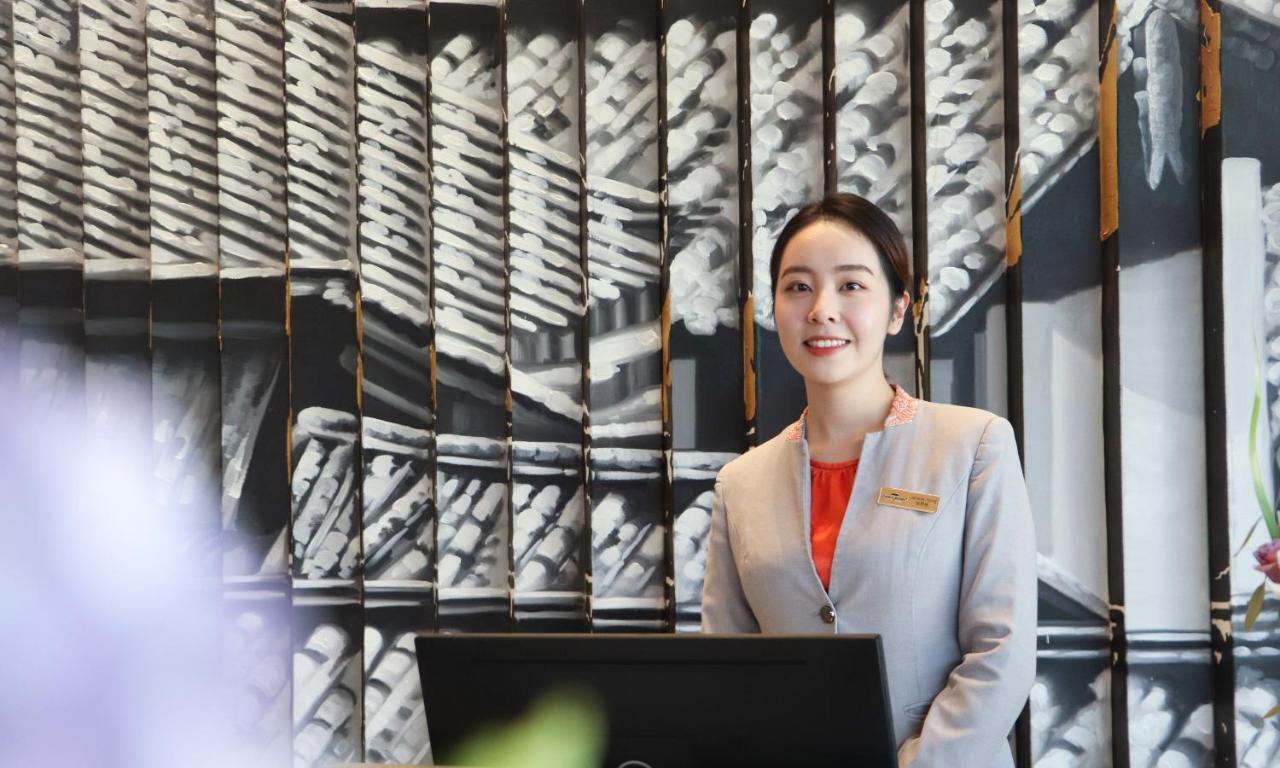 Howard Johnson Jinlin Plaza Lijiang Lijiang  Zewnętrze zdjęcie